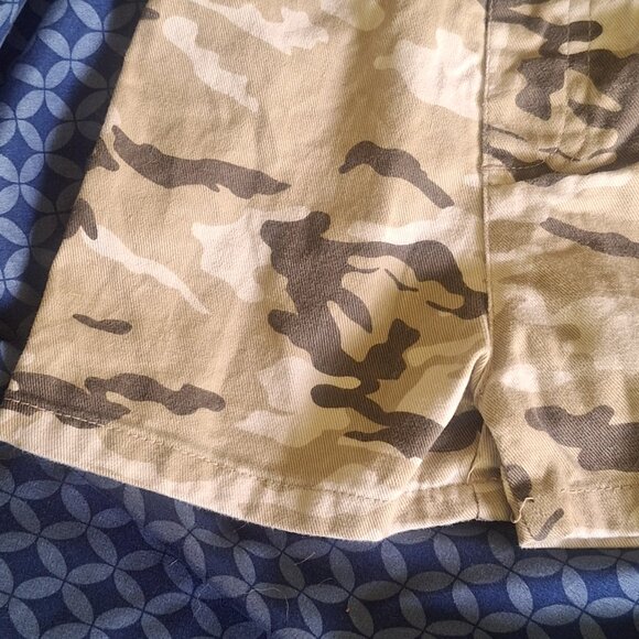 camo shorts  baby togs kidswear 6 to 9 months - Picture 2 of 7